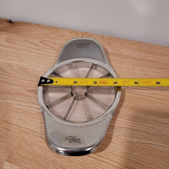 pampered chef stainless steel apple wedger - core remover and slicer - Picture 9 of 11